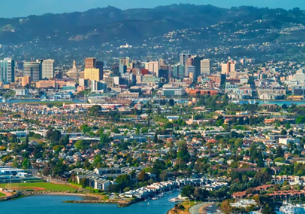 קליפורניה: "העיר המושחתת ביותר בארה"ב" רוצה להכפיל את שכר חברי המועצה