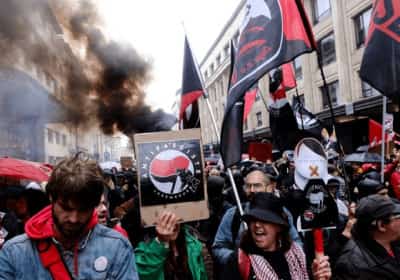 ארה"ב מרחיבה את המאבק בשמאל הרדיקלי: סניפי אנטיפה באירופה נכנסים לרשימת ארגוני הטרור