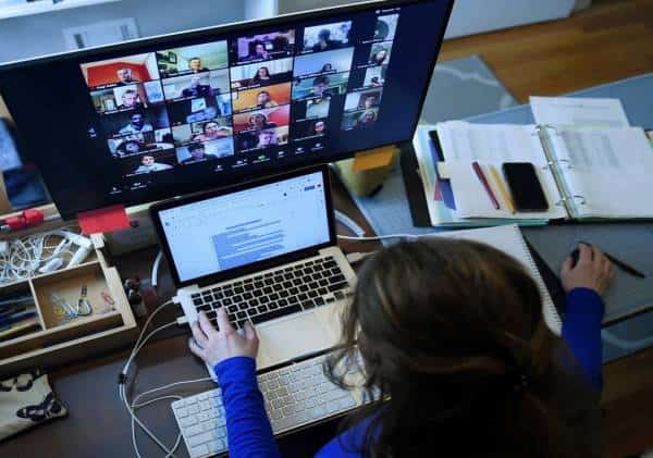 מעל 60 אלף דולר נגנבו מחשבונה: תושבת לוס אנג'לס השתמשה בתכנת זום וגילתה שנפלה קורבן לתרמית