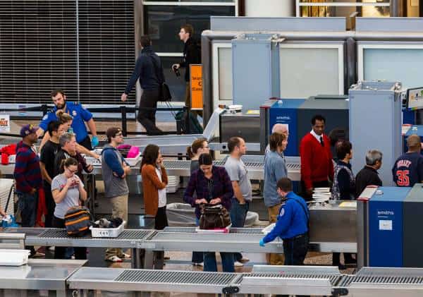 עובדי ה-TSA פתחו במחאה על השבתת הממשל