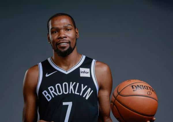 דיווח: הכדורסלן קווין דוראנט נדבק בנגיף הקורונה