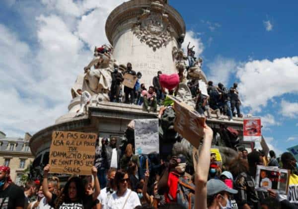 משטרת פריז: "בעקבות חשש מפרעות המסעדות והחנויות ייאלצו להיסגר היום"