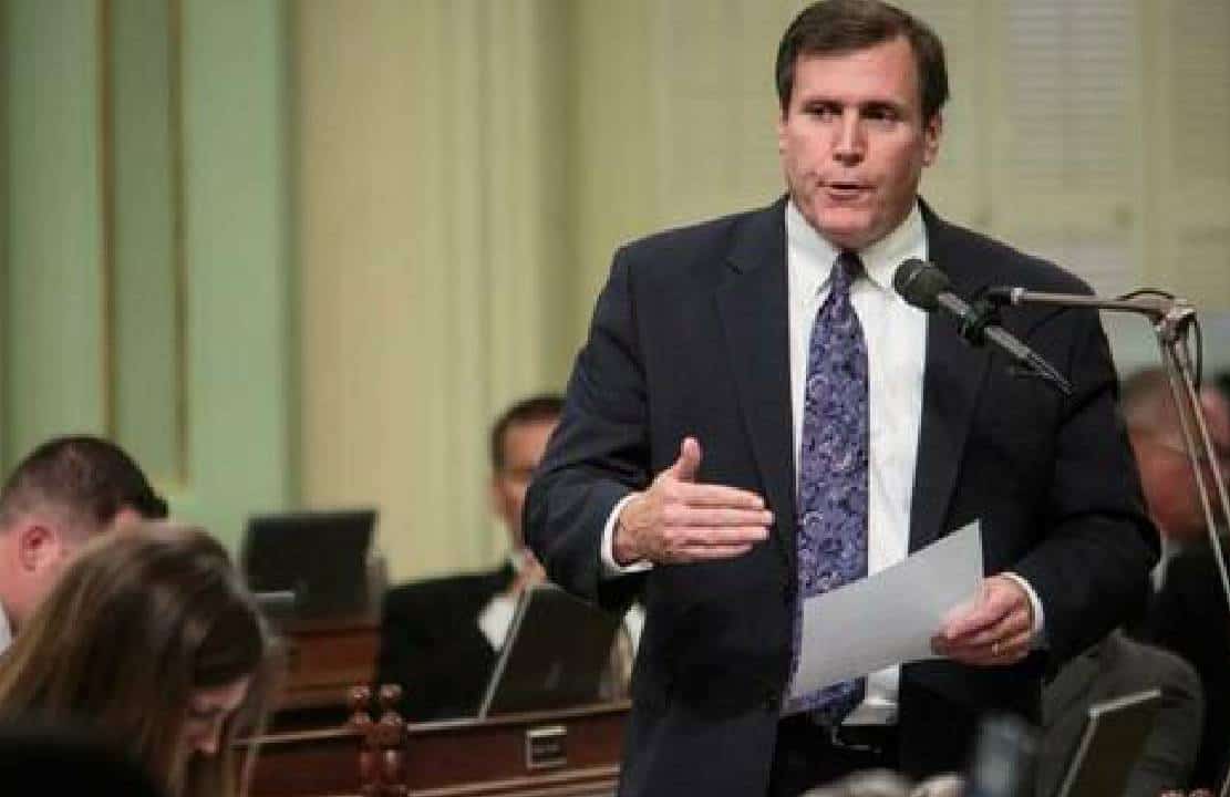 "אם אתם אוהבים את ילדיכם תברחו מקליפורניה"