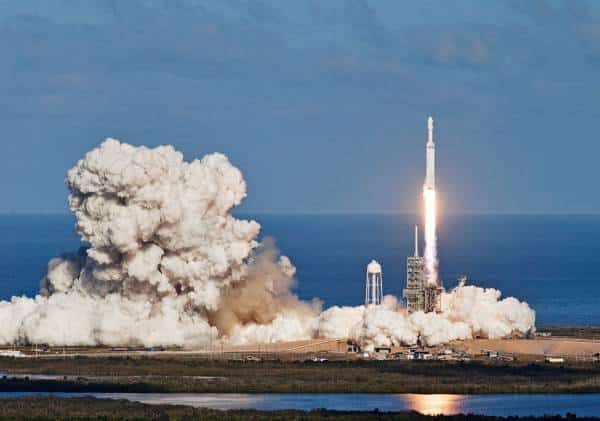 לראשונה מזה עשור: חללית מאוישת תשוגר משטח ארצות הברית