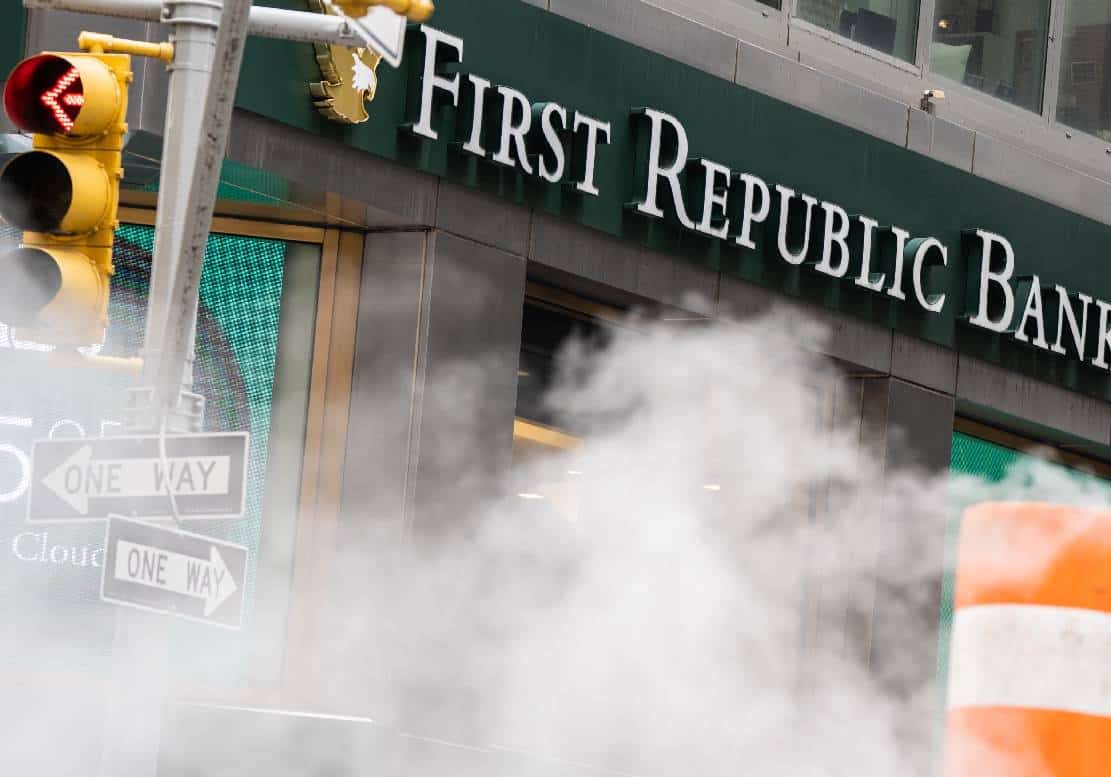 פאניקה? מניות הבנקים צונחות - First Republic איבדה 60% משוויה