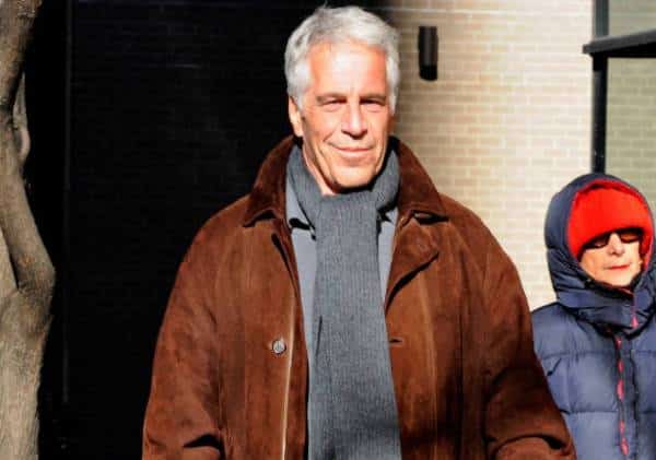 "אפשטיין לא מת, הוא חי בחוותו המבודדת בניו-מקסיקו"