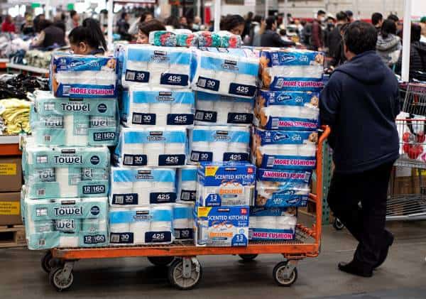 נתוני הקורונה בארה"ב מעוררים חשש אדיר מפני הסתערות נוספת על רשתות המזון: אלו המוצרים שצפויים לאזול מהמדפים