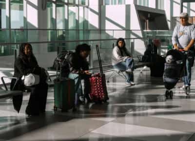 אמריקה משותקת: אלף טיסות נוספות בוטלו היום וזה רק הולך להחמיר