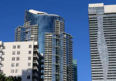 משבר הקונדו בפלורידה: דירה במרכז סנט פטרסבורג צנחה בכחצי מערכה