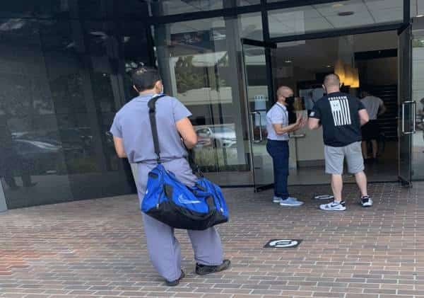 "אנחנו מפחדים ולא מרגישים בטוח לאמן": בהלת קורונה בסניף בוורלי הילס של רשת מכוני הכושר היוקרתית