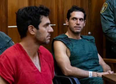 מתיקי אפשטיין אל אולם בית המשפט: הקשרים האפלים של האחים אלכסנדר לרשת סחר מין בינלאומית