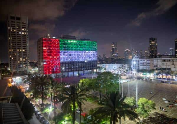 סיפתח חגיגי: אשכנזי שוחח עם מקבילו האמירתי, שירותי טלפון ישירים בין איחוד האמירויות וישראל החלו