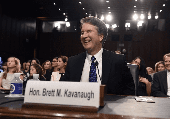 מהומה בפתיחת שימוע האישור של השופט קבאנאו בסנאט