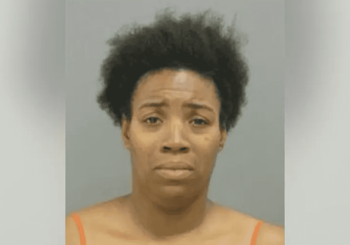 ירתה בבנה בן ה-12 - כי הוא לא מצא כרטיס זיכרון שאבד