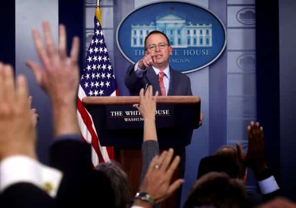 "מדיניות החוץ בהחלט תושפע מהפוליטיקה": פליטת הפה המביכה של ראש סגל הבית הלבן