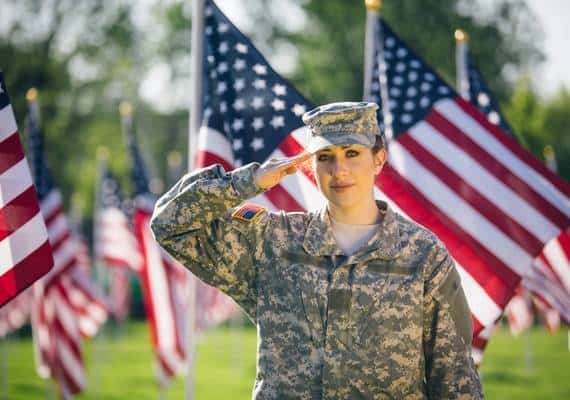 הן שרדו את עיראק אבל נמנעות ממרפאות החיילים המשוחררים: יוצאות הצבא מדברות