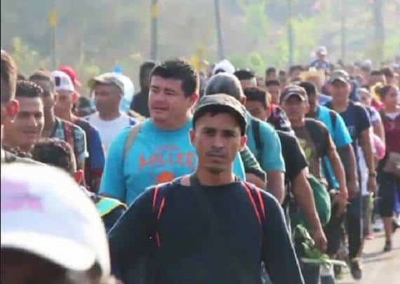 קליפורניה: שיירת המהגרים ממרכז אמריקה הגיעה לגבול לאחר מסע של חודש