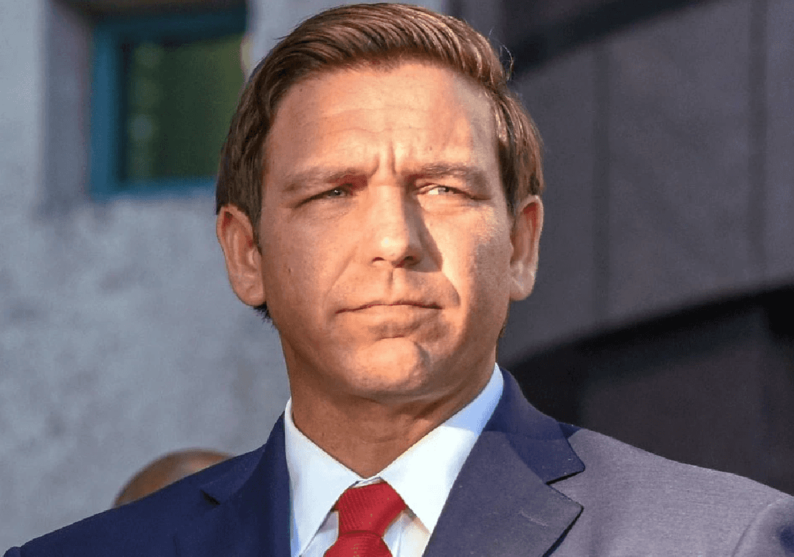 דה-סנטיס תוקף את ביידן: "הוא שמח לראות אנשים סובלים"