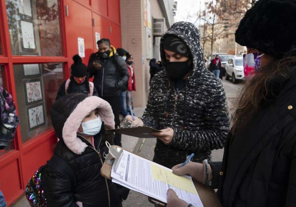 "בדיקות במקום בידוד ביתי": מדיניות ה-CDC תמנע את סגירת בתי הספר בארה"ב?