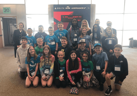 אמריקן איירליינס הרסה לילדים האלה את טיול השנתי, ואז הגיעה דלתא