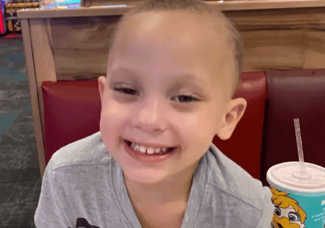 בן 3 מצא אקדח בחדר של אחיו המתבגר - וירה בעצמו למוות