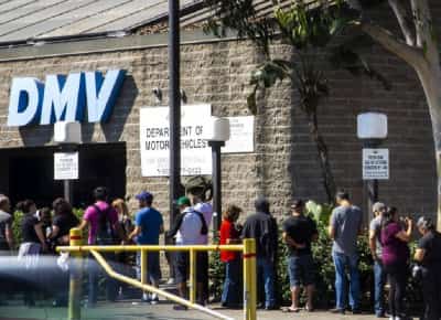 מחדל בן כמעט 20 שנה: קליפורניה תחליף תעודות זהות ליותר מ־300 אלף תושבים – על חשבון המדינה