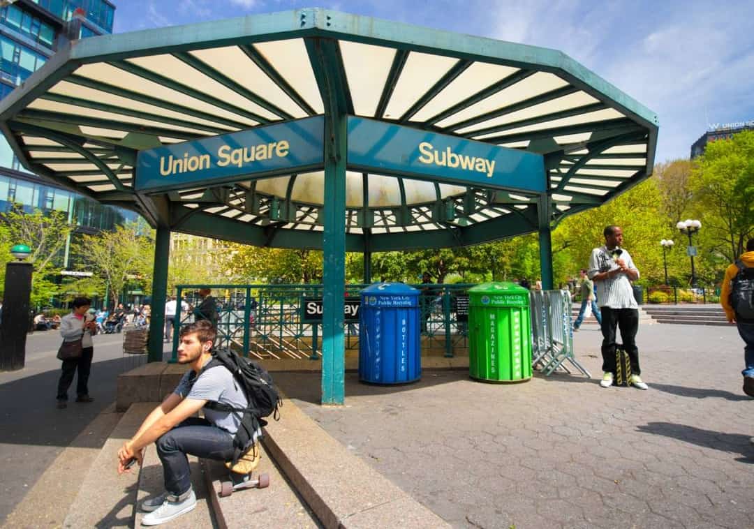 תקיפה קשה ברכת התחתית של ניו יורק: אישה חירשת נדחפה למסילה