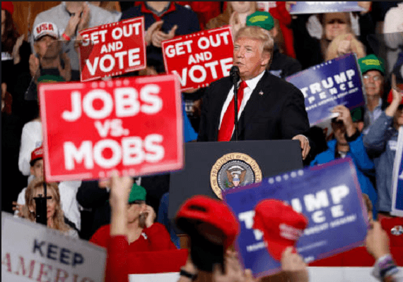 טראמפ: למה לדבר על הכלכלה כשיש משבר בגבול? 