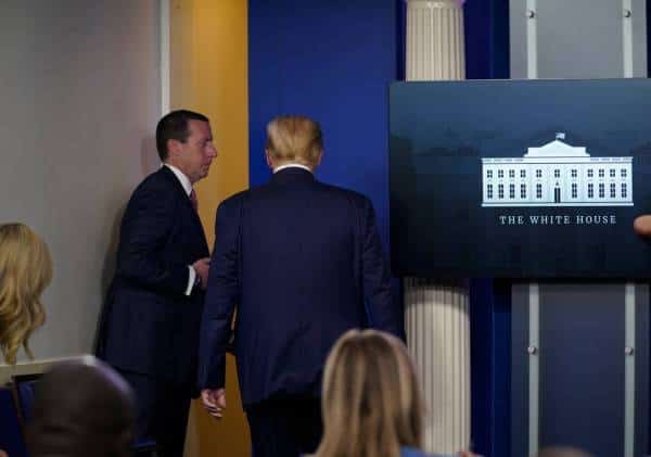 צפו: השאלה שגרמה לנשיא טראמפ לנטוש את חדר התדרוכים בבית הלבן