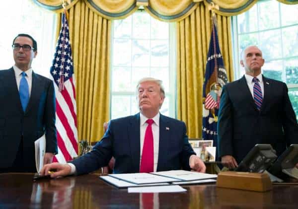 הדמוקרטים בבית הנבחרים תובעים את הממשל בדרישה לקבל את החזרי המס של הנשיא