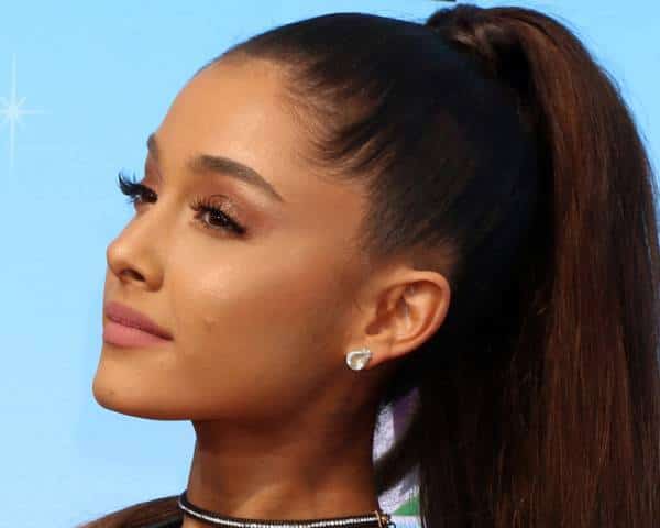 סופר-גרנדה וורקוהוליק: אם ארי מרגישה את זה, היא כותבת על זה