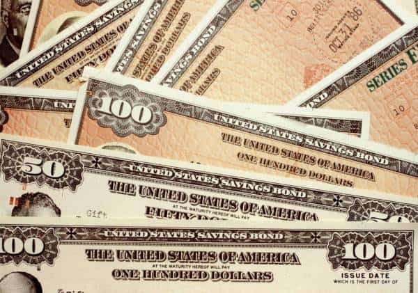 הפאניקה והנהירה למזומן החלה: הנתונים מעידים "כל מה שלא שייך לבנק הפדרלי מאבד ערך"