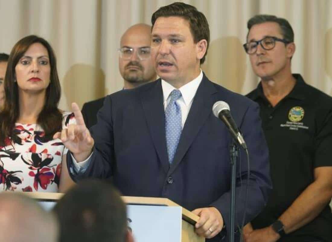 שערורייה בפלורידה: דסנטיס חשוד בהסטת מיליוני דולרים מכספי ציבור לקמפיין פוליטי