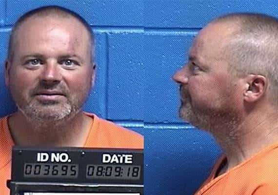 מונטנה: מילא שתייה מוגזת בכוס המים, ונעצר בחשד לגניבה