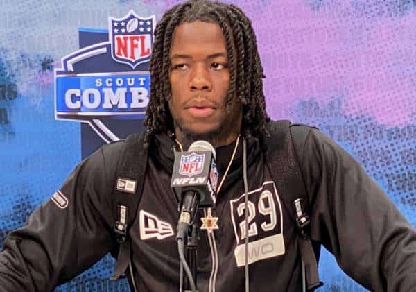 הסיבה המשונה שבגינה כוכב הפוטבול עונד מגן דוד