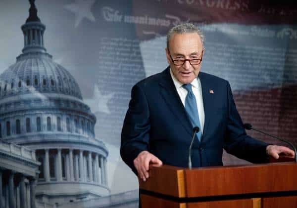 "התקוממות כנגד ארה"ב בעקבות ההסתה של הנשיא": בכיר בסנאט קורא להדיח את טראמפ באופן מיידי