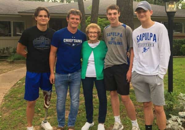 מרגש: נערים חילצו קשישה בת 90 מבית בוער