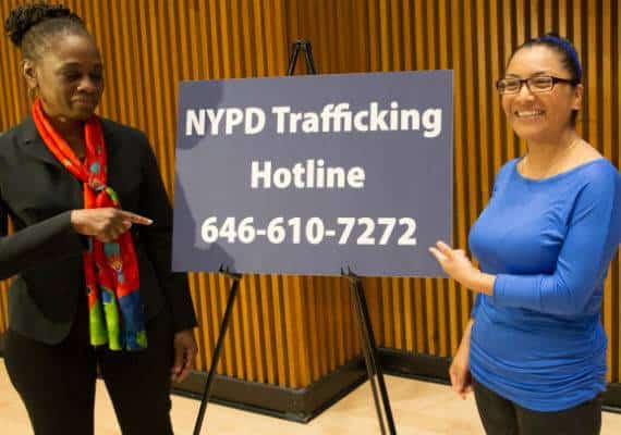 מבוכה בניו יורק: הקו החם לנפגעי ונפגעות סחר בבני אדם שחשפה אשת ראש העיר - שגוי