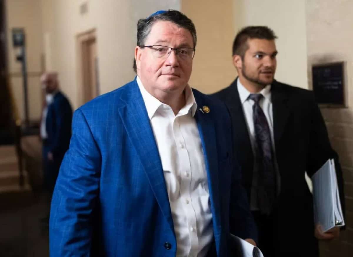 חבר הקונגרס היהודי השווה מוסלמים לכלבים: הסערה שמביכה את התומכים הנלהבים ביותר של ישראל