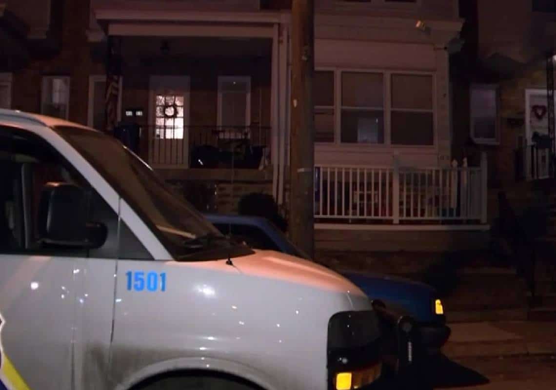 אימה בפילדלפיה: בני משפחה הוחזקו בביתם כבני ערובה