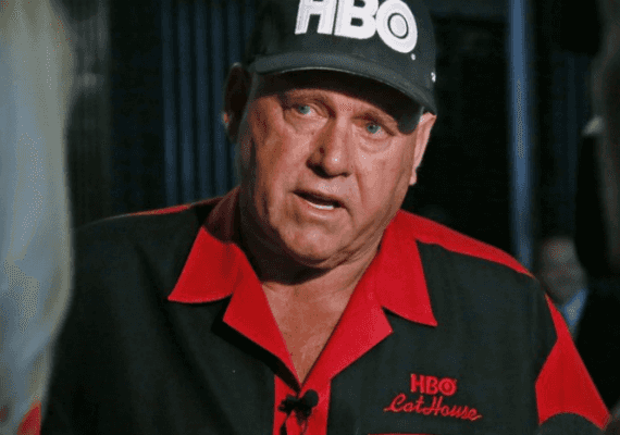 לאס וגאס: כוכב הריאליטי, הסרסור והרפובליקן דניס הוף נפטר, גופתו נמצאה על ידי שחקן הפורנו רון ג'רמי