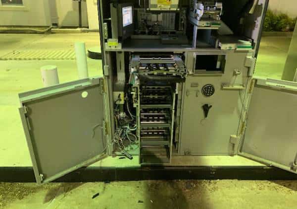 עקיצה ב-120 שניות: אלמונים גנבו 40 אלף דולר מכספומט