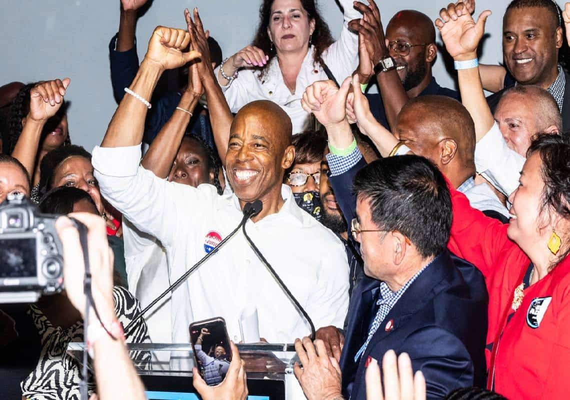 "בעל ברית של היהדות שנלחם באנטישמיות": ניו יורק, ראש העיר הבא הוא דמוקרט-מתון ושוטר לשעבר - "נחזיר את הביטחון"