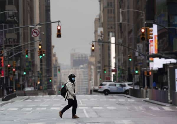 מדינות רבות ברחבי ארה"ב מחייבות חבישת מסכה: אצל מי באמת אוכפים זאת?