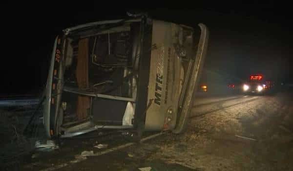 וושינגטון: אוטובוס תלמידים התהפך בדרך למשחק פוטבול, 40 נפצעו