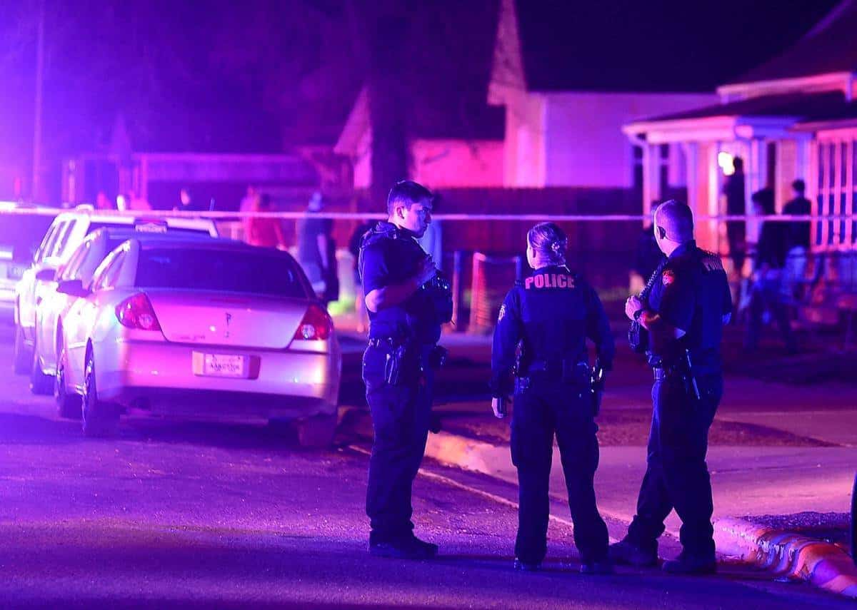 רצח משולש באורגון: המצוד נמשך אחר חשוד שירה למוות בשני אנשים ודרס אדם נוסף