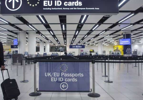 בכיר בממשל טראמפ רומז: "ארה"ב שוקלת לסגור את שעריה בפני אירופה"