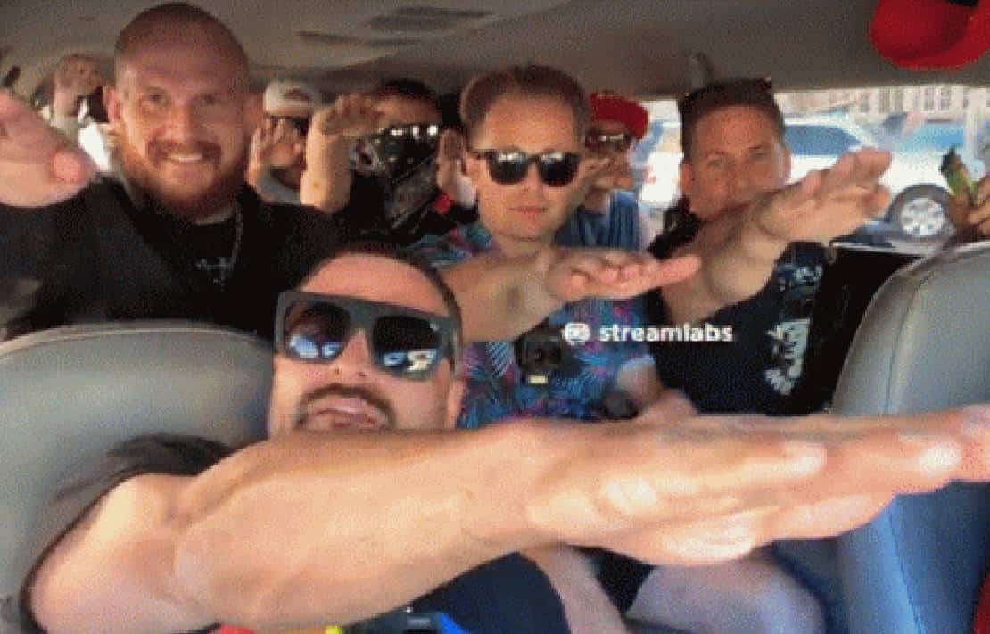 ‏איפה דה-סנטיס? מושל פלורידה שותק לאחר שניאו-נאצים מחליאים מטרידים יהודים ברחבי המדינה