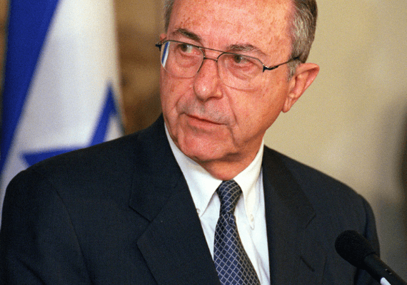 שר הביטחון לשעבר של ישראל, משה ארנס, הלך לעולמו