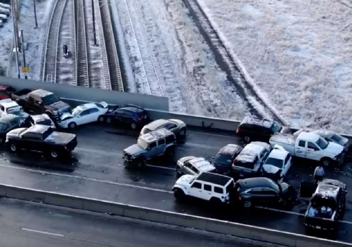בעקבות סופת שלגים: 100 כלי רכב נקלעו לתאונת שרשרת